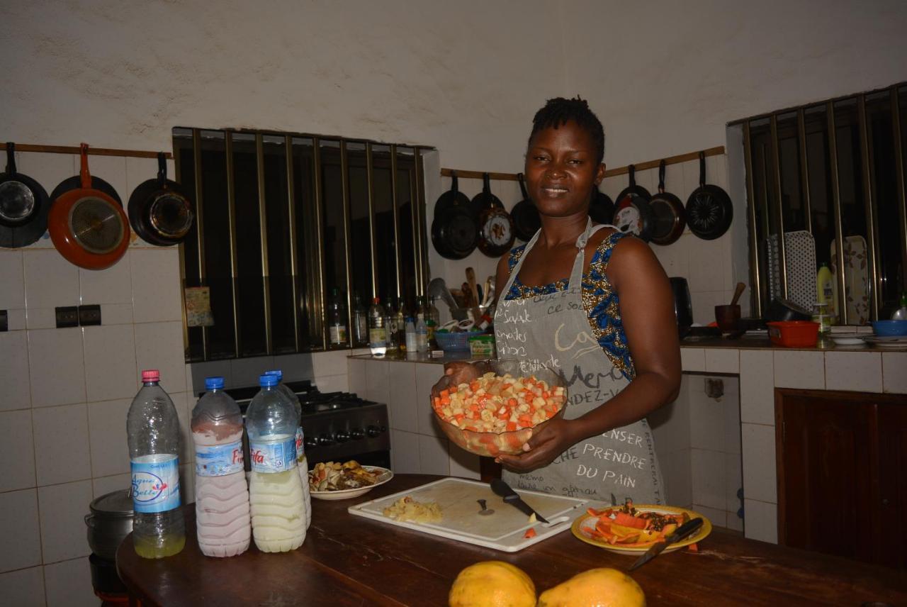 Chez Sabine Bed & Breakfast Abomey Exterior photo